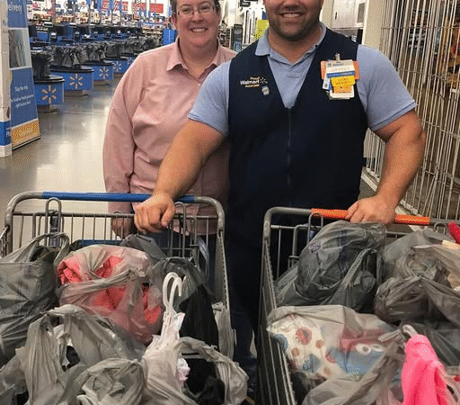 A Cart Full of Kindness: How a Walmart Manager Turned $50 into a Miracle…f